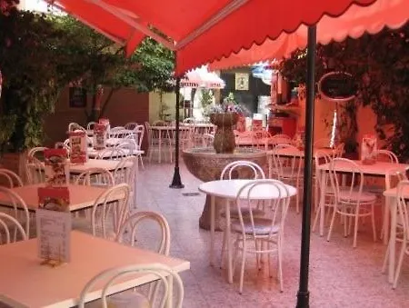 בית הארחה Casa Austria קאללה